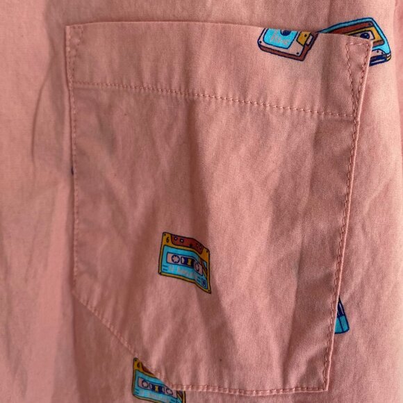 Mens Sonoma Pink Short-Sleeve Button-Down Shirt With Nostalgic Cassette Print XL - Picture 7 of 9